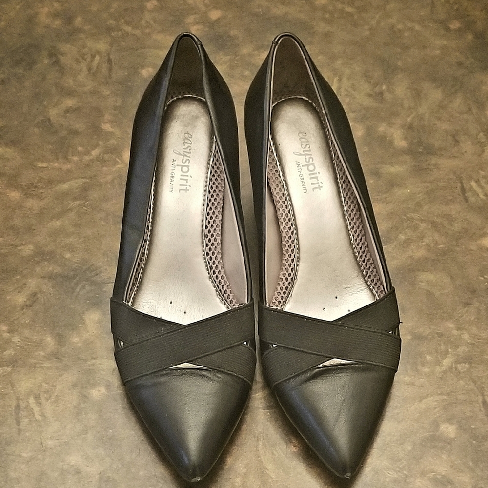 Black Easy Spirit pumps